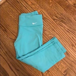 Nike workout capris